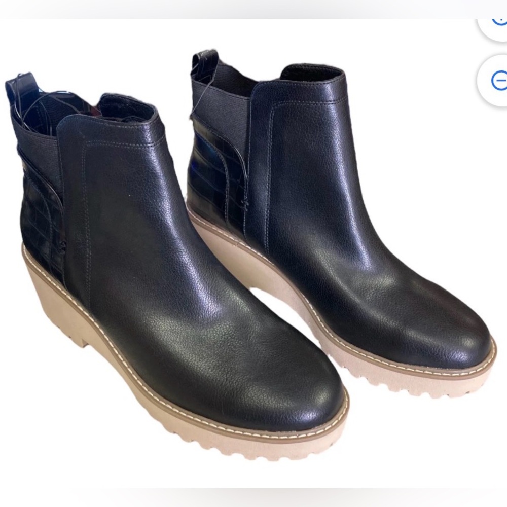 Dolce Vita Ankle Chelsea Rancher Boots Black with Tan Sole